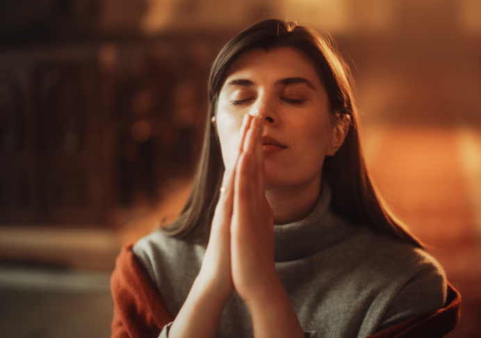 Jezabel mujer orando