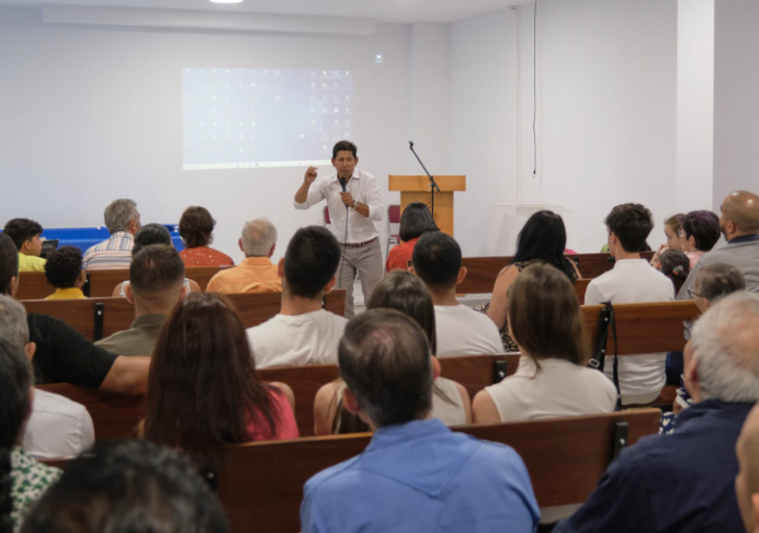 La luz del Evangelio alumbra a Villena