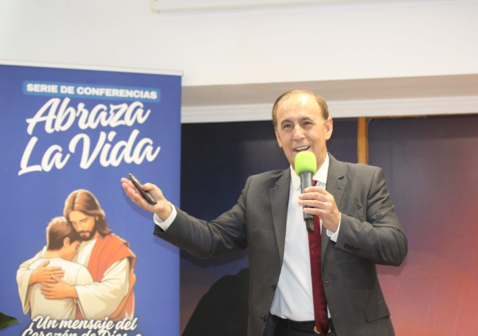 «Abraza la Vida»: 2 almas para Cristo y muchos interesados
