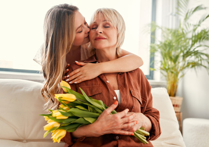 El amor de la madre, un destello del amor de Dios