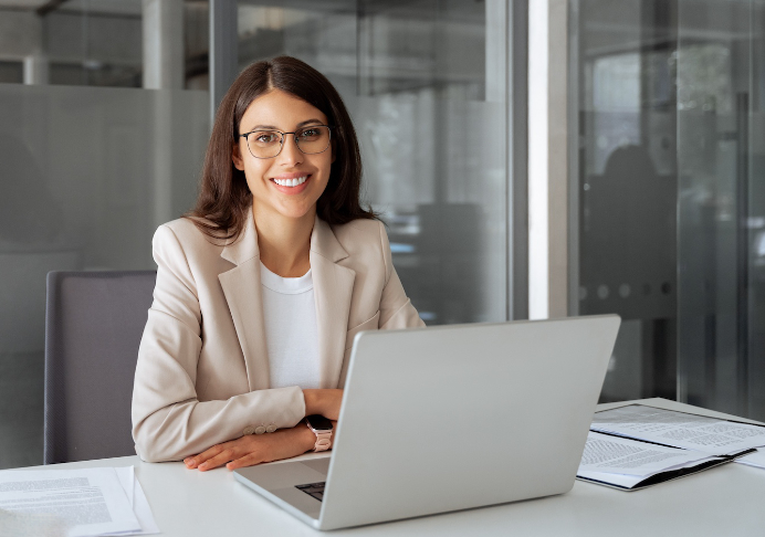 La UAE oferta puesto para secretaria/o de MIPES