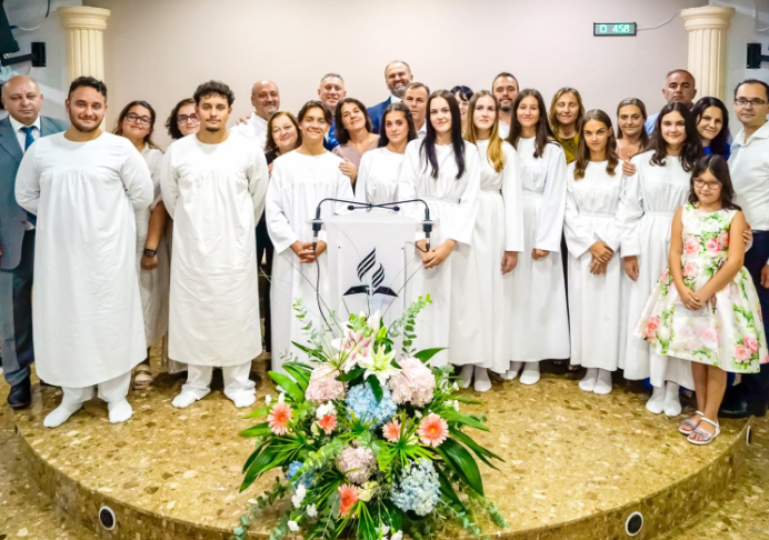 Bautismo de 19 jóvenes en Castellón