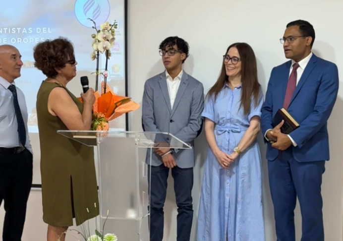 Bienvenida al pastor Maicer Romero en Oropesa