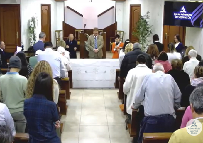 Santa Cena en Aluche, recuerda la Navidad