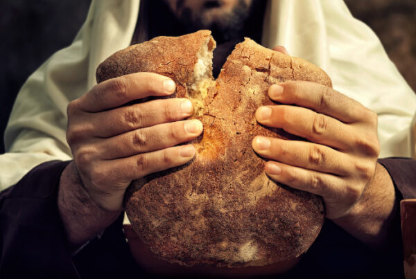 impureza las manos parten pan