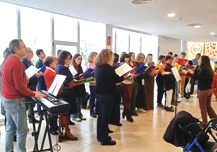 Música, esperanza y amor en la Residencia Azahar de Castellón