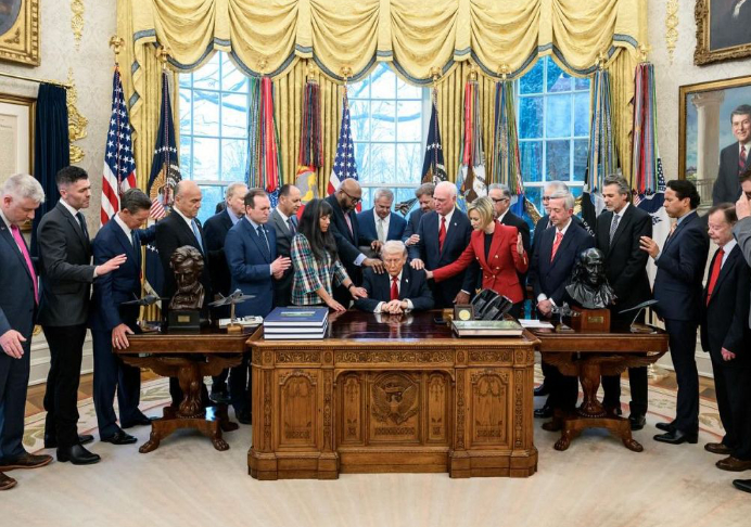 Orar por los gobernantes, sin confundir la misión de la iglesia