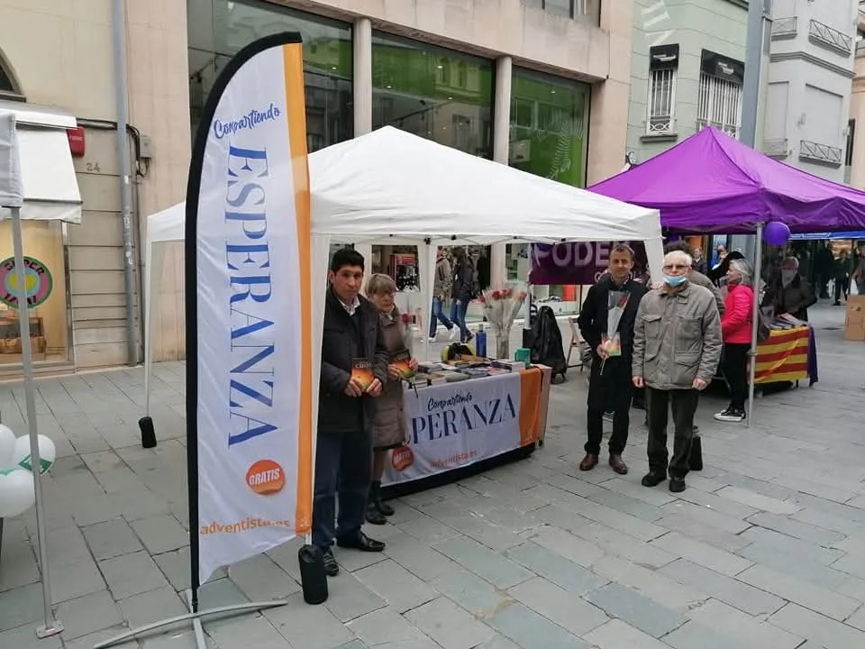 Fe cristiana Granollers: Día del Libro compartiendo esperanza