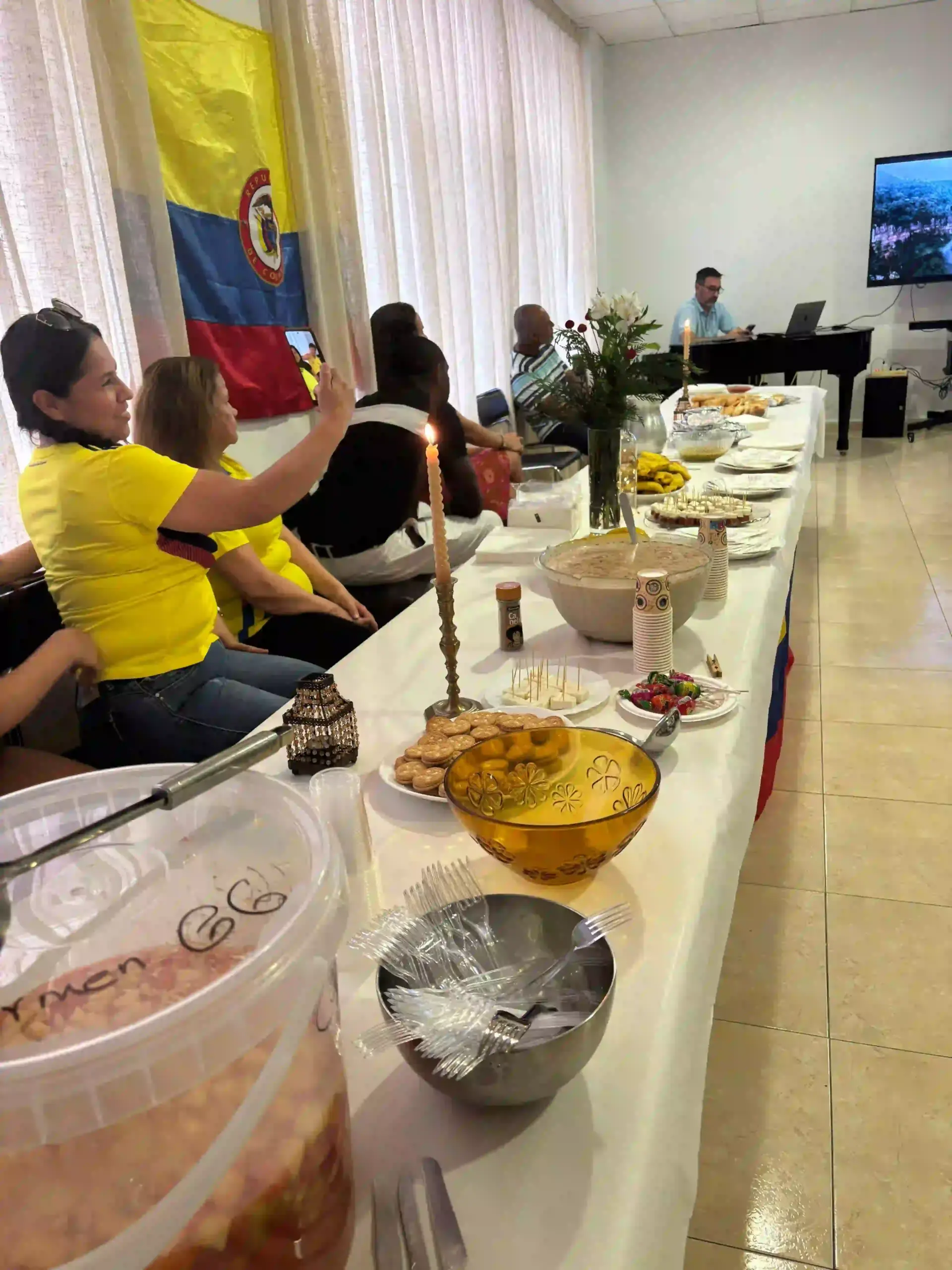 Gastronomía colombiana iglesia Villajoyosa: unidad y fe