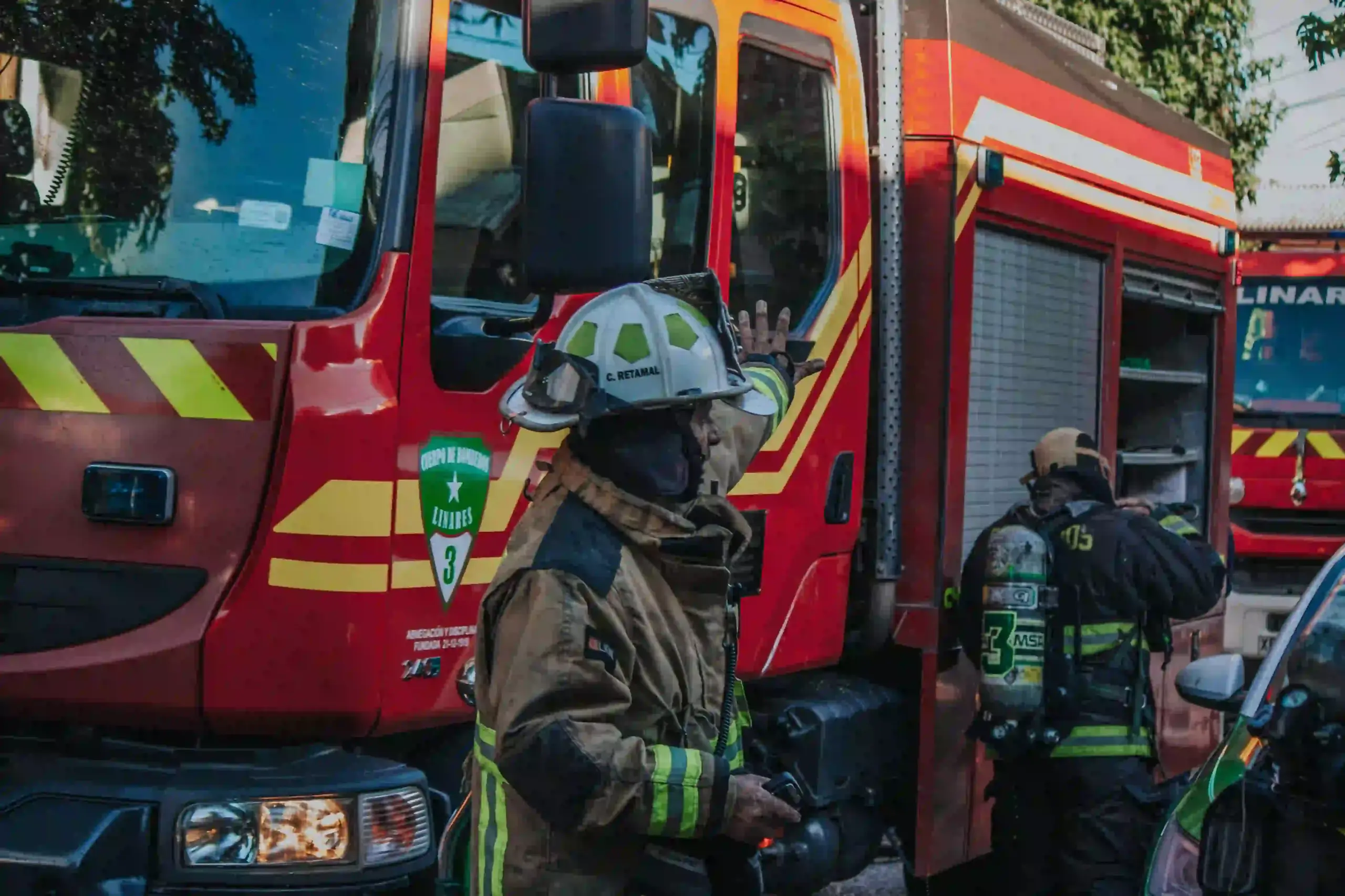 Dos aspirantes adventistas a bombero sin renunciar a su sábado