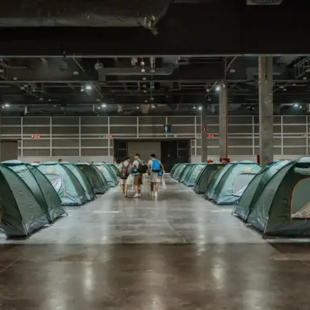 Llegada de jóvenes a Feria Valencia para AYC26