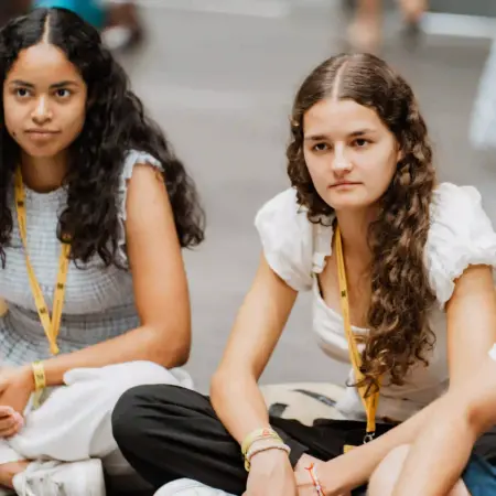 Jóvenes participando en un taller de AYC26 Valencia