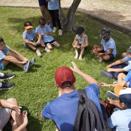 Momento de oración en grupo pequeño