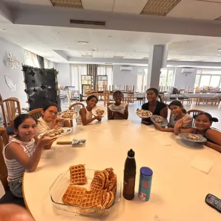 Escuela Cristiana de Vacaciones merienda infantil