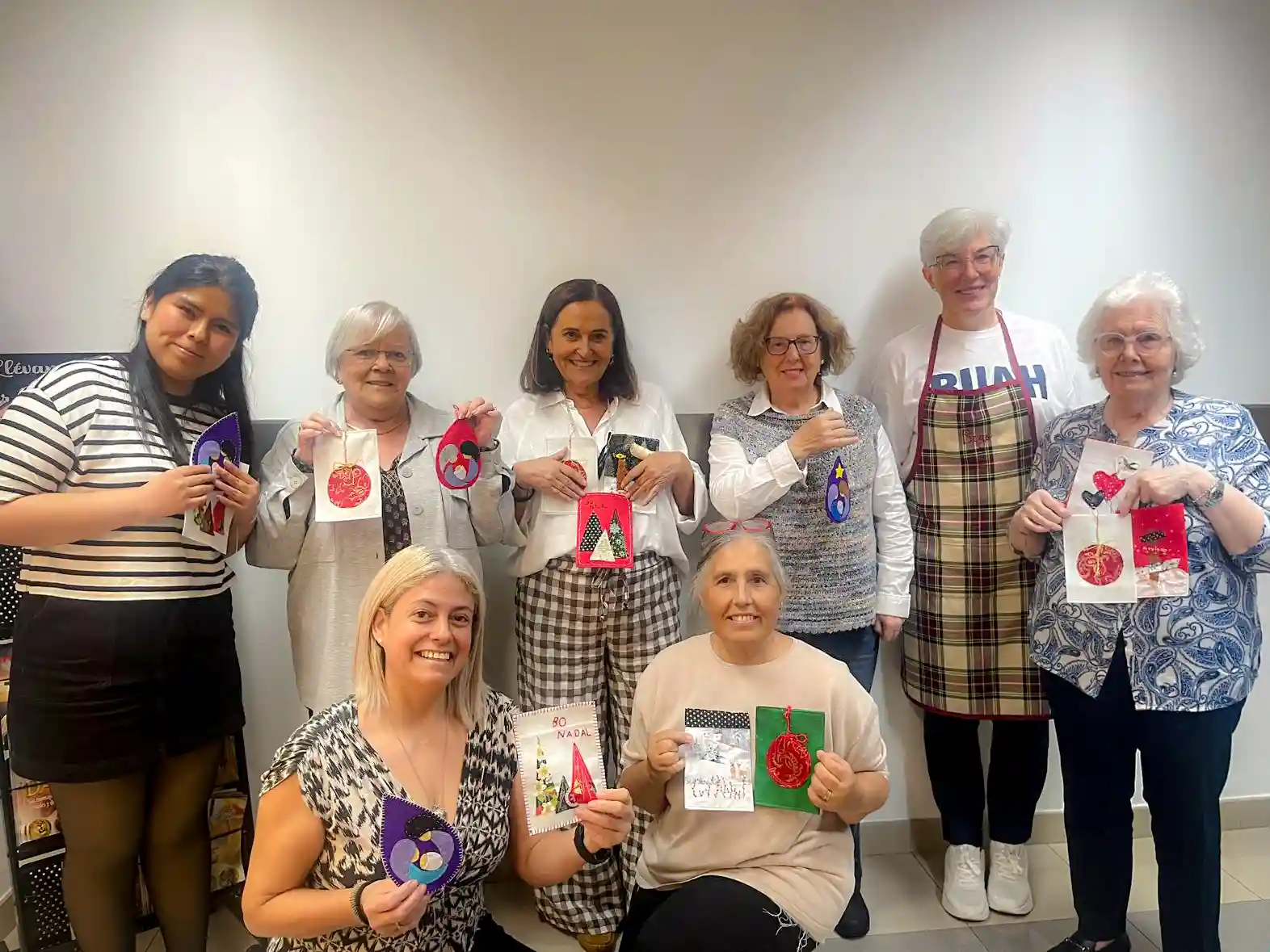 Taller de tarjetas navideñas: Ministerio de la Mujer