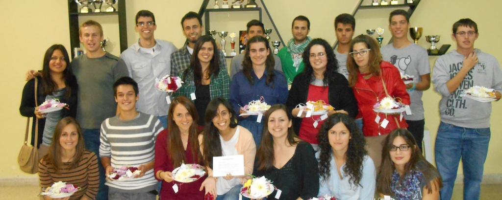 Zaragoza: Solidaridad y flores como gestos de amor