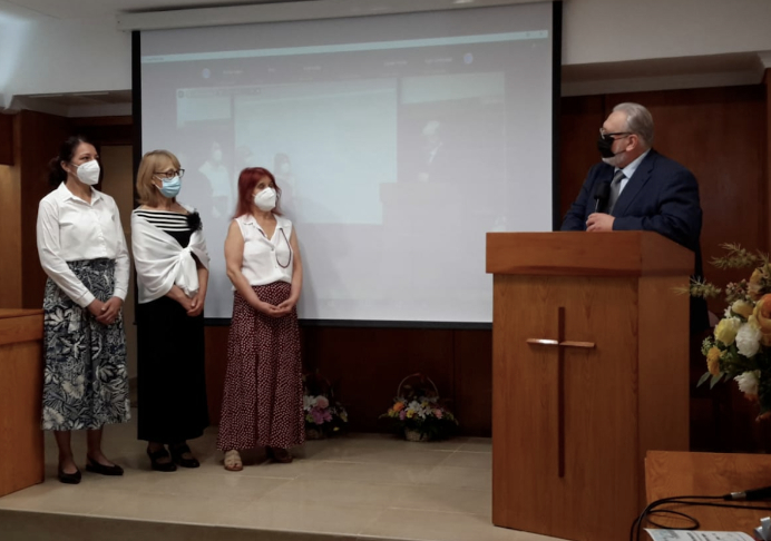 Gaby, Gloria y Hermi se bautizan en Badalona