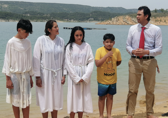 Soria: 4 bautismos en Entrepeñas