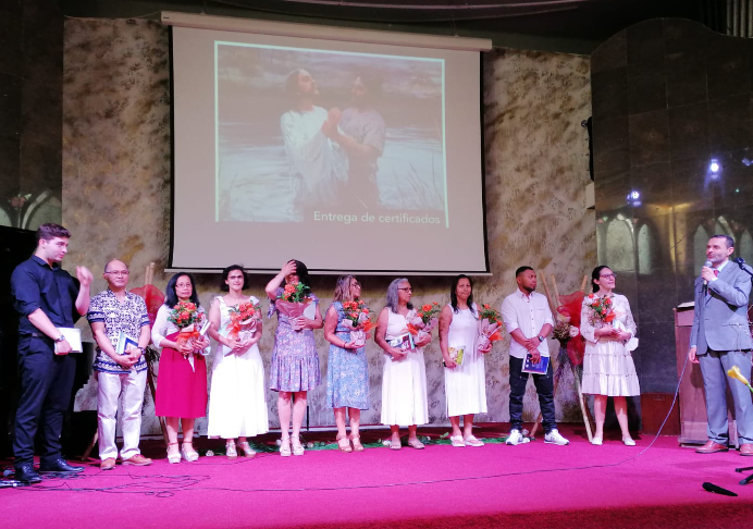 Siete bautismos y tres profesiones de fe, en B-Urgell
