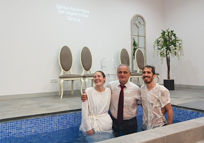 Agostina y Oriol se bautizan en Girona