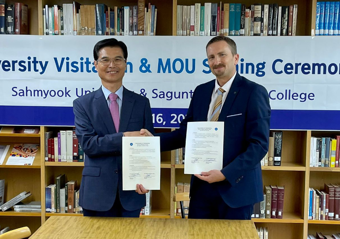 El CAS firma convenio con Sahmyook University