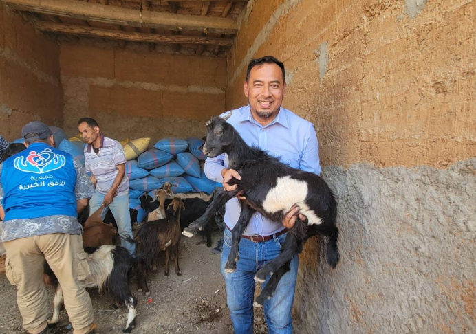ADRA aporta ganado caprino a los afectados en Marruecos