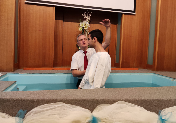 Jonathan se bautiza en Sabadell